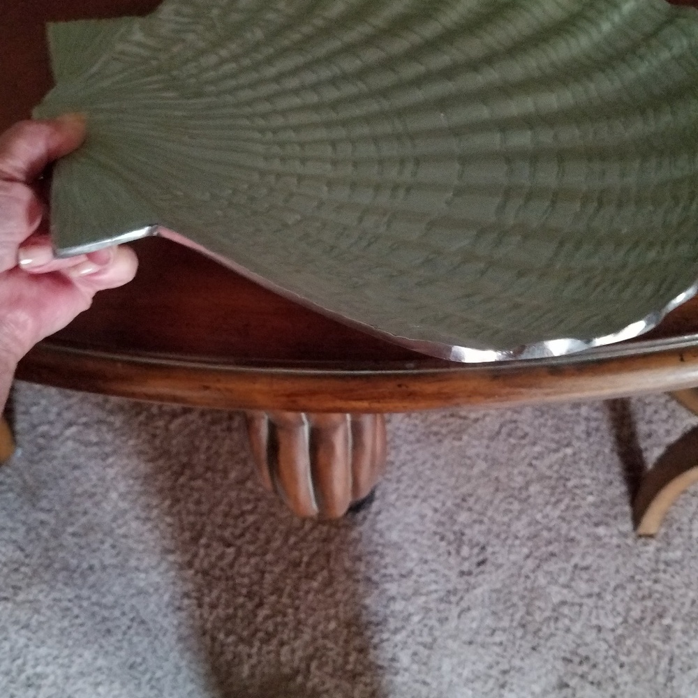 Seashell designed tray. - Picture 3 of 5